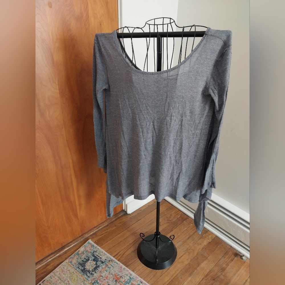 Women's Scoop Neck Long-Sleeve Knit Top - Gray